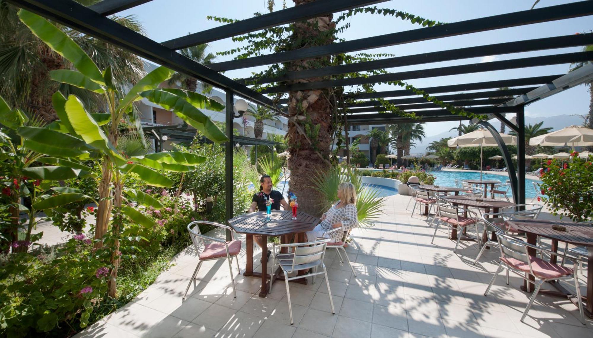 Tigaki Beach Hotel Exterior photo