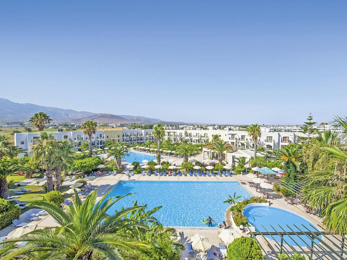 Tigaki Beach Hotel Exterior photo