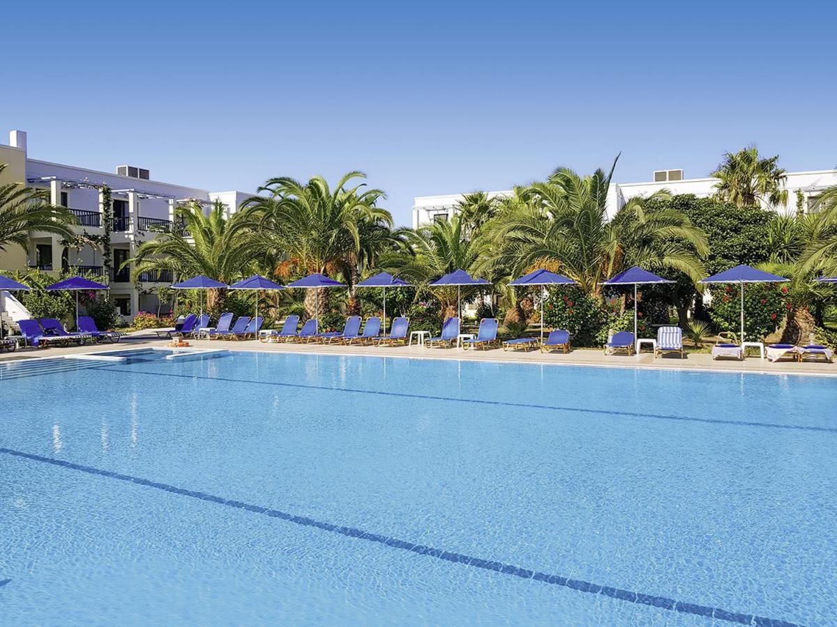 Tigaki Beach Hotel Exterior photo