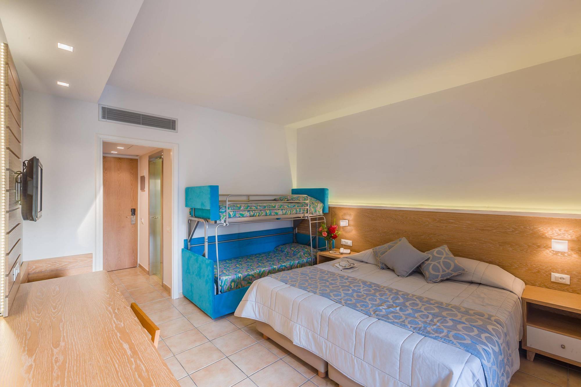 Tigaki Beach Hotel Exterior photo